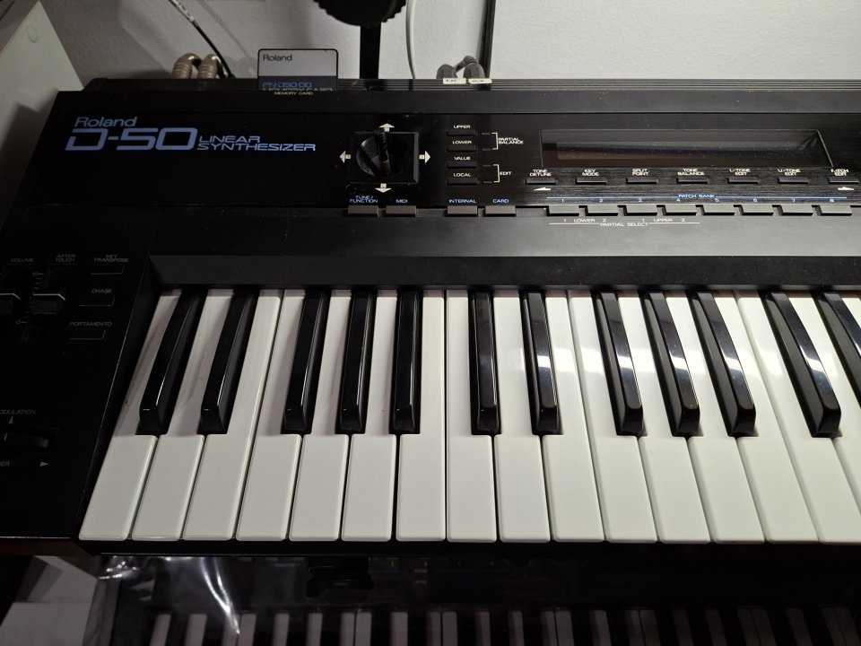 Roland D-50 con tarjetas de segunda mano · Foto 4 de 5 · Barcelona · 500 €