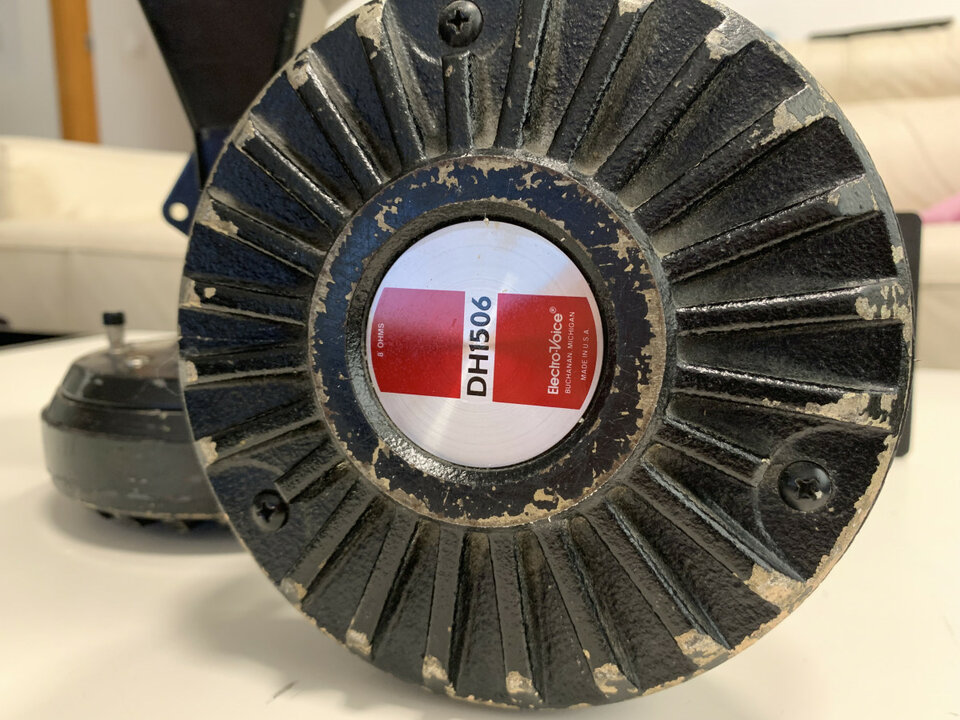 Motores compresión Electro Voice DH1506 de segunda mano · Foto 4 de 10 · Valencia · 135 €
