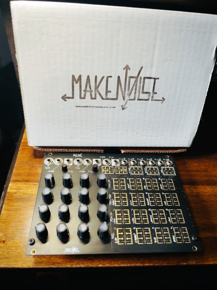Make noise René v2 de segunda mano · Foto 2 de 4 · Madrid · 420 €