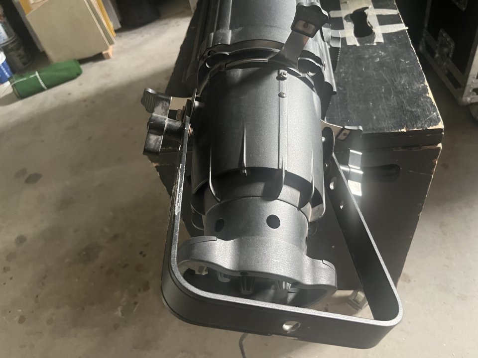 Recorte 750 W de segunda mano · Foto 4 de 8 · Murcia · 150 €