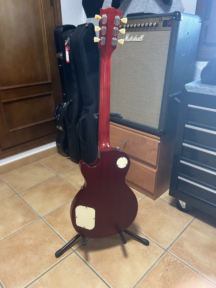 Gibson Les Paul Tribute 2023 de segunda mano · Foto 3 de 8 · Cádiz · 900 €