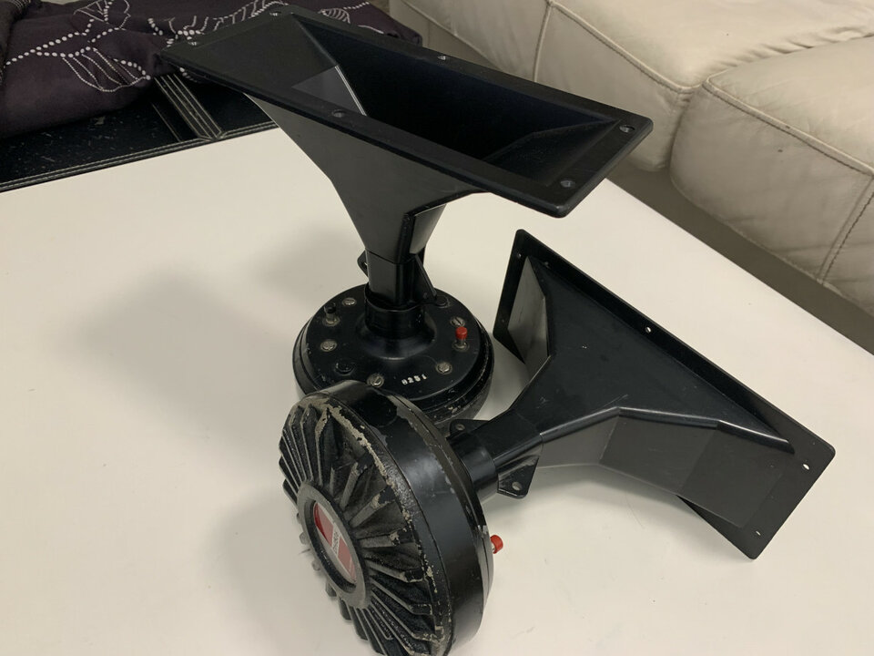 Motores compresión Electro Voice DH1506 de segunda mano · Foto 3 de 10 · Valencia · 135 €