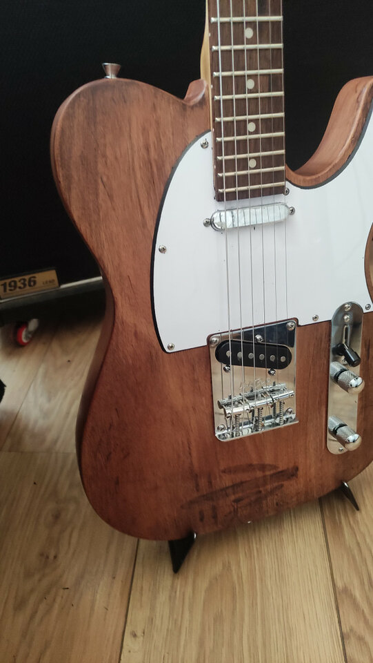 GUITARRA TIPO TELECASTER