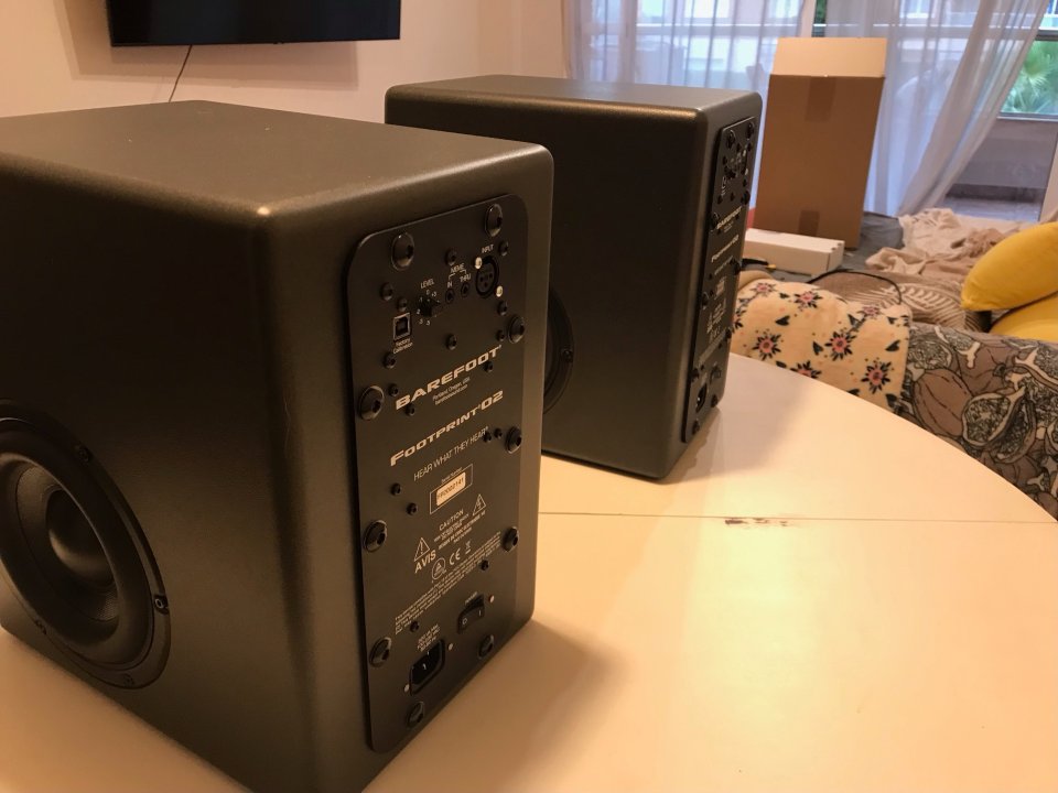 Monitores Barefoot Sound Footprint 02 Gen2