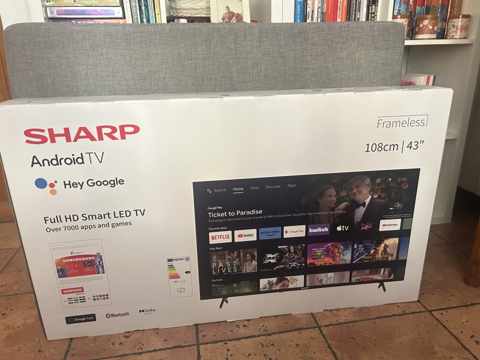 TV Sharp 4K Ultra HD Smart QLed 50” (!(PRECINTADA)) de segunda mano · Foto 5 de 6 · Valencia