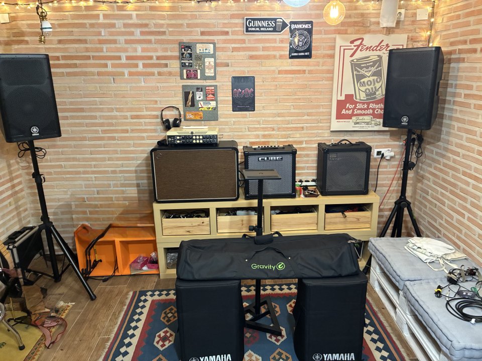 Equipo de sonido PA Yamaha DXR-12 de segunda mano · Foto 1 de 10 · Toledo · 1450 €