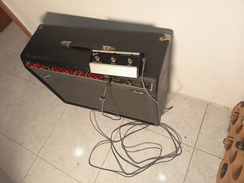 Amplificador Fender pro 185 de segunda mano · Foto 5 de 6 · Valencia · 250 €