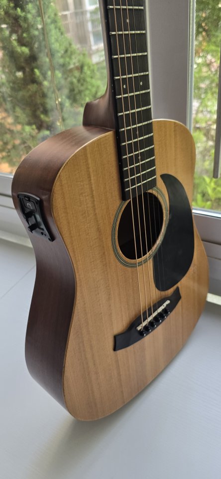 Guitarra viaje electroacústica de segunda mano · Foto 8 de 10 · Madrid · 100 €