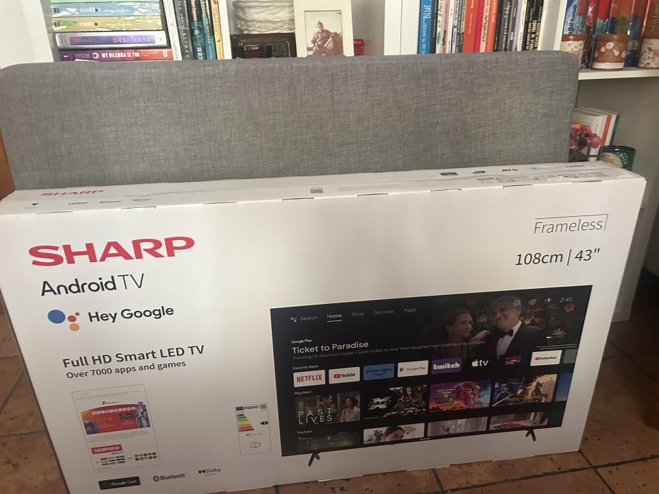 TV Sharp 4K Ultra HD Smart QLed 50” (!(PRECINTADA)) de segunda mano · Foto 6 de 6 · Valencia
