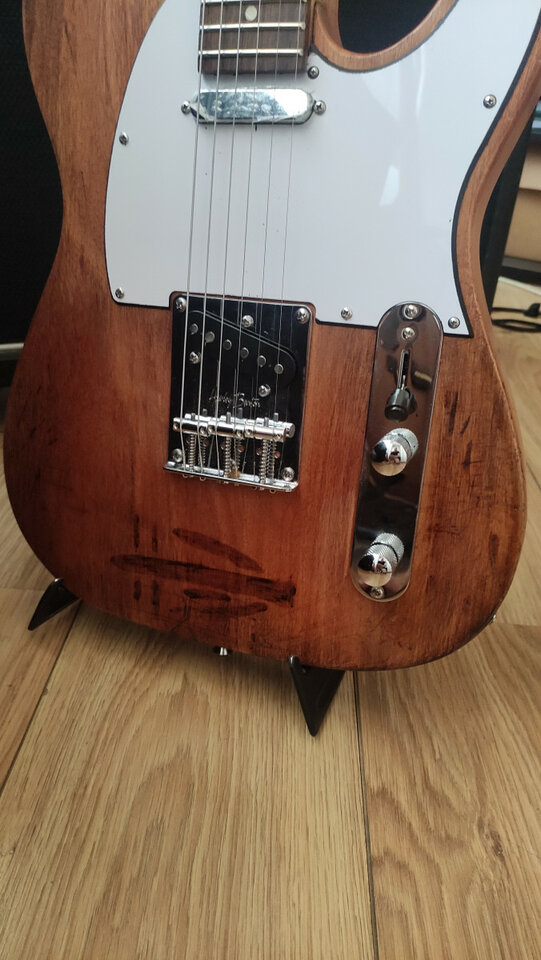 GUITARRA TIPO TELECASTER