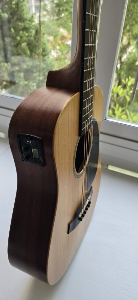 Guitarra viaje electroacústica de segunda mano · Foto 9 de 10 · Madrid · 100 €