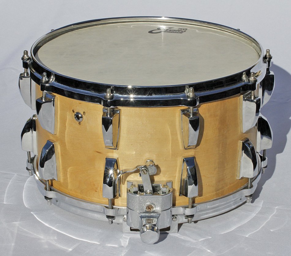 Caja Aria 14" x 8" reacondicionada, con aros Pearl MasterCast