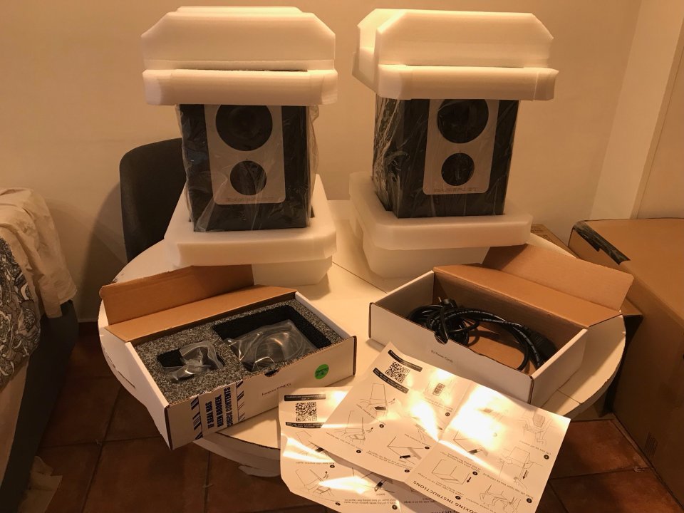 Monitores Barefoot Sound Footprint 02 Gen2