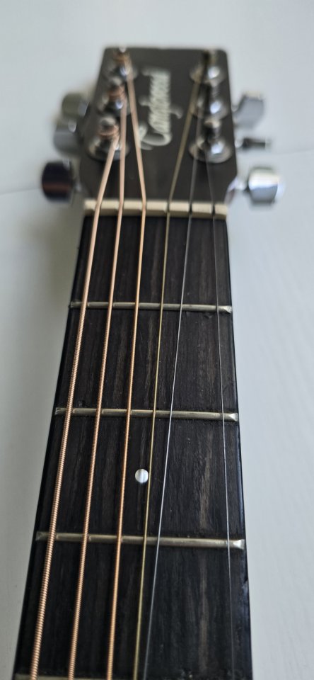 Guitarra viaje electroacústica de segunda mano · Foto 10 de 10 · Madrid · 100 €