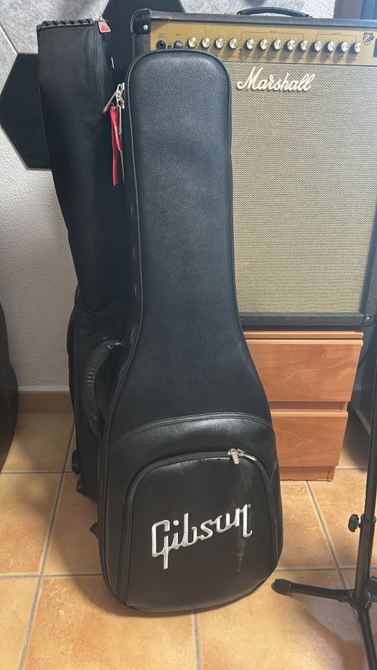 Gibson Les Paul Tribute 2023 de segunda mano · Foto 8 de 8 · Cádiz · 900 €