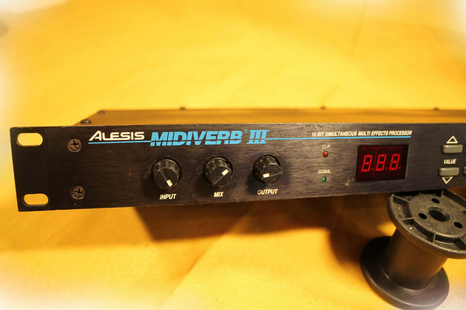 Alesis Midiverb III
