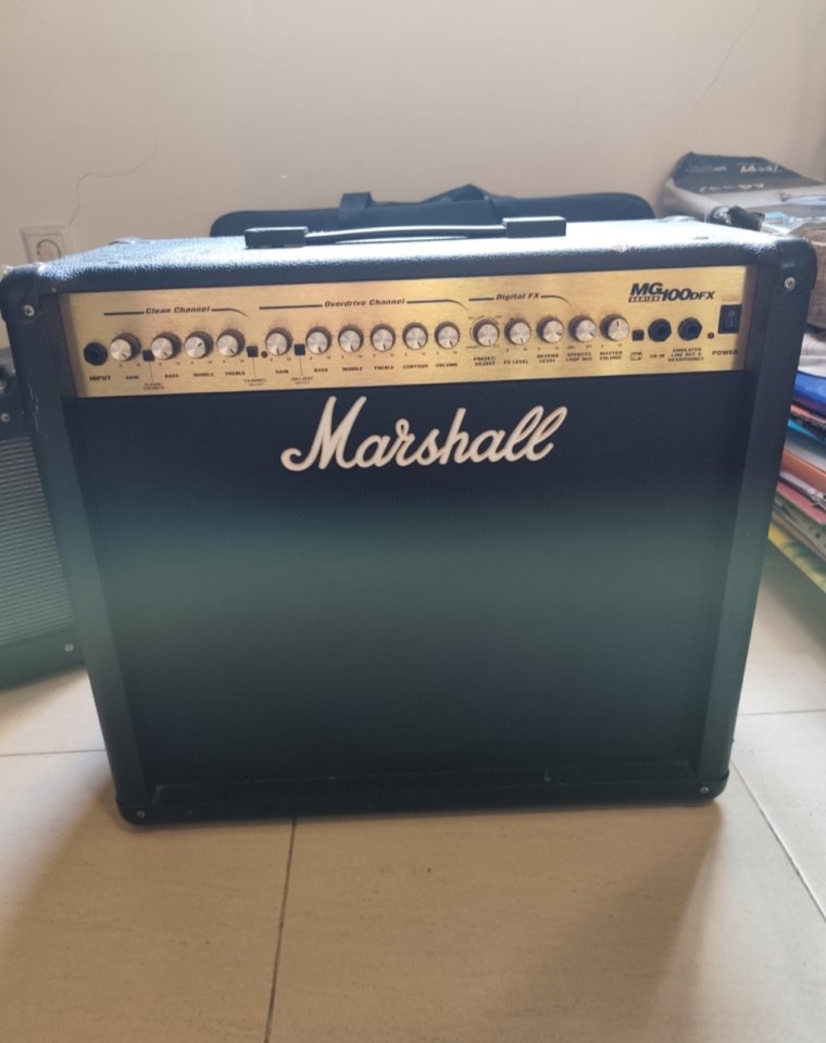 Marshall MG100 DFX