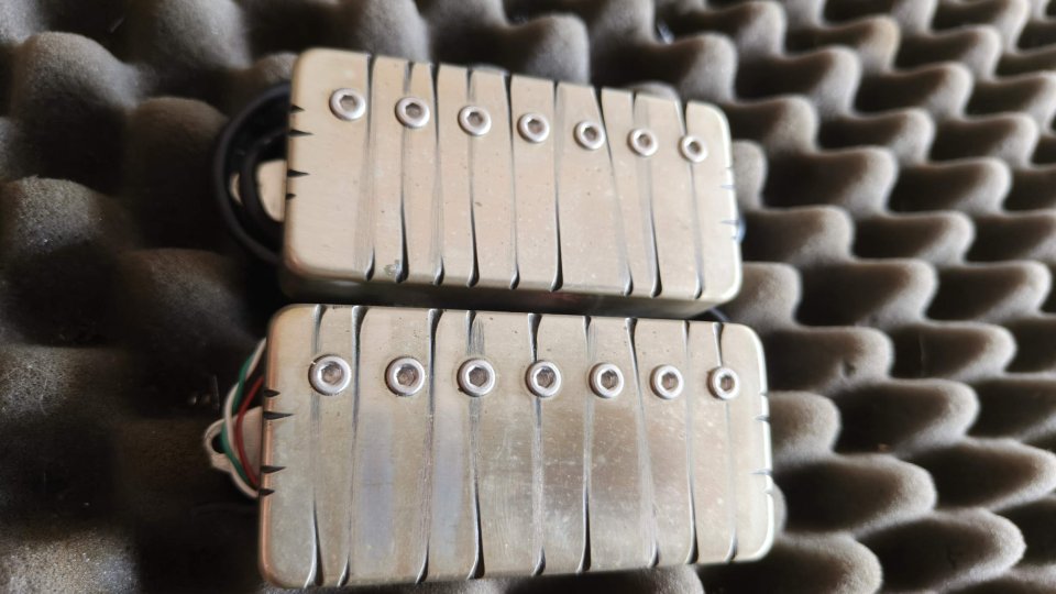 Pastillas Bare Knuckle Holydiver + VHII (7 cuerdas) de segunda mano · Foto 1 de 9 · Bizkaia · 290 €