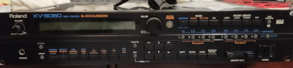 ROLAND XV 3080 con expansión jv80 10 bass&drums ( de spectrasonics )