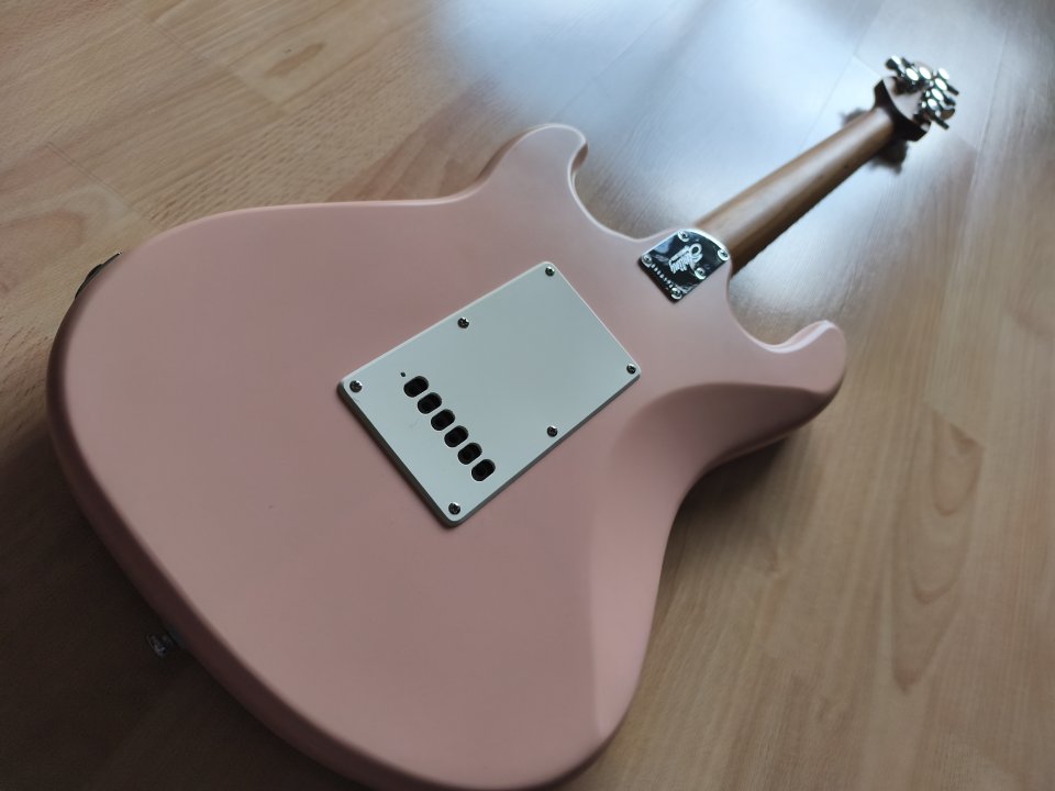 Sterling Cutlass CT50 HSS Pink Satin de segunda mano · Foto 2 de 5 · Madrid · 470 €