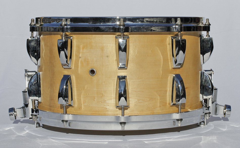 Caja Aria 14" x 8" reacondicionada, con aros Pearl MasterCast