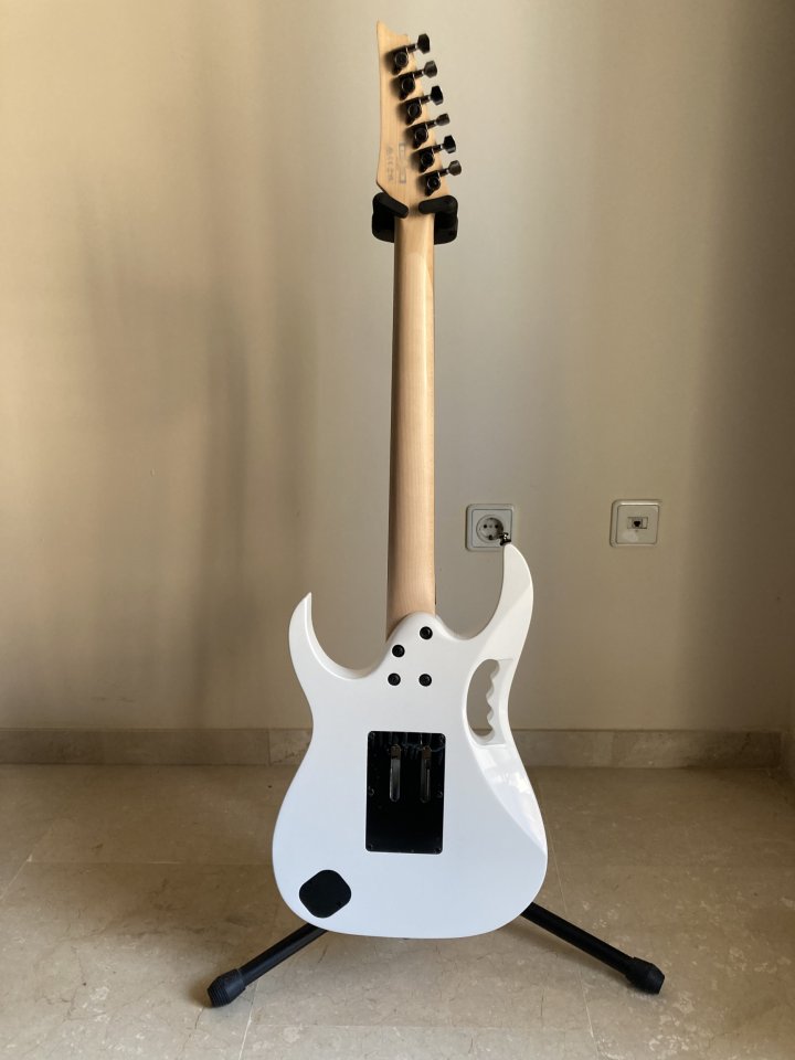 Ibanez Jem jr con funda de segunda mano · Foto 8 de 10 · Valencia · 330 €