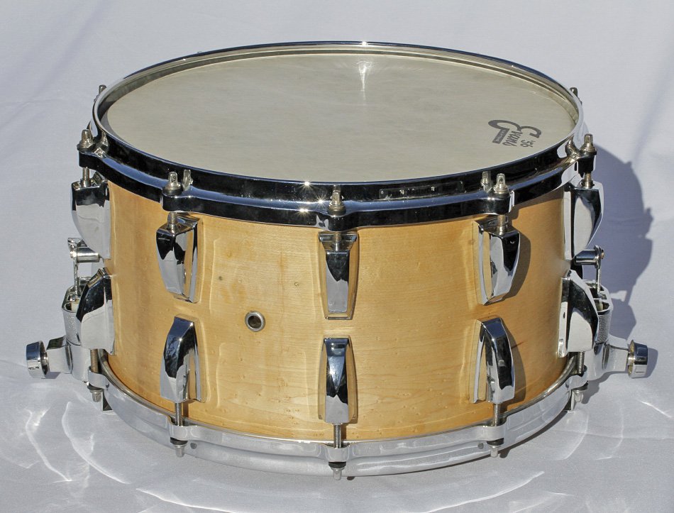 Caja Aria 14" x 8" reacondicionada, con aros Pearl MasterCast