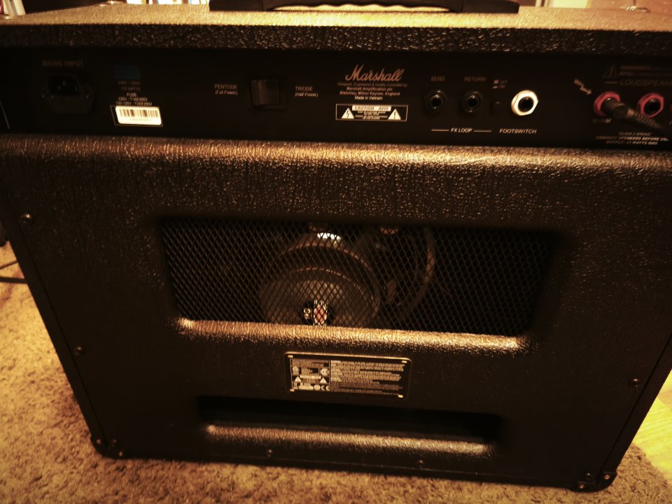 Vendo Marshall DSL 40C  (impecable)