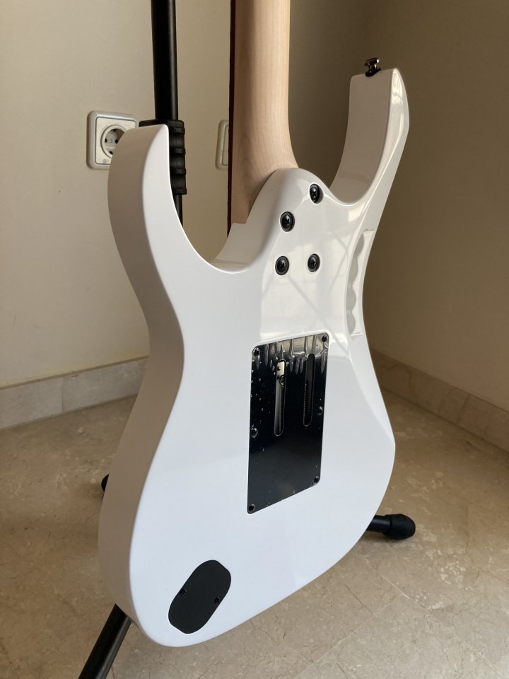 Ibanez Jem jr con funda de segunda mano · Foto 9 de 10 · Valencia · 330 €