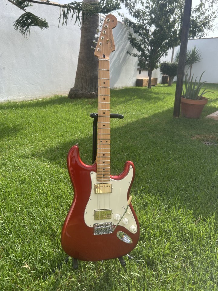 Fender Stratocaster CAR Seymour Duncan de segunda mano · Foto 1 de 9 · Cádiz · 400 €