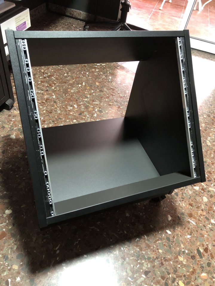 Mueble Rack 19'' 10U de segunda mano · Foto 2 de 7 · Valencia · 150 €