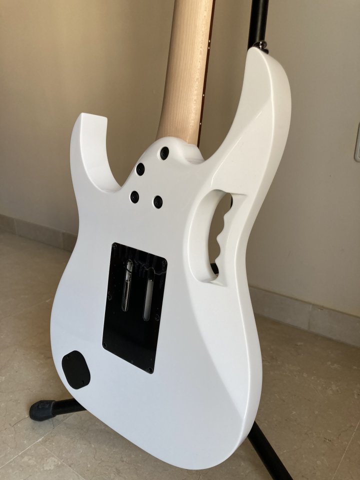 Ibanez Jem jr con funda de segunda mano · Foto 10 de 10 · Valencia · 330 €