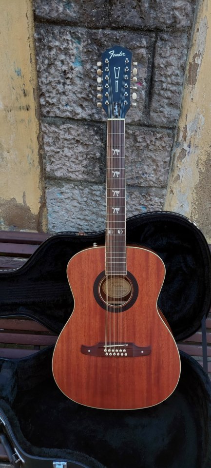 Fender Tim Armstrong Hellcat 12 + estuche original (ENVIO INCLUIDO) de segunda mano · Foto 1 de 2 · Asturias · 400 €