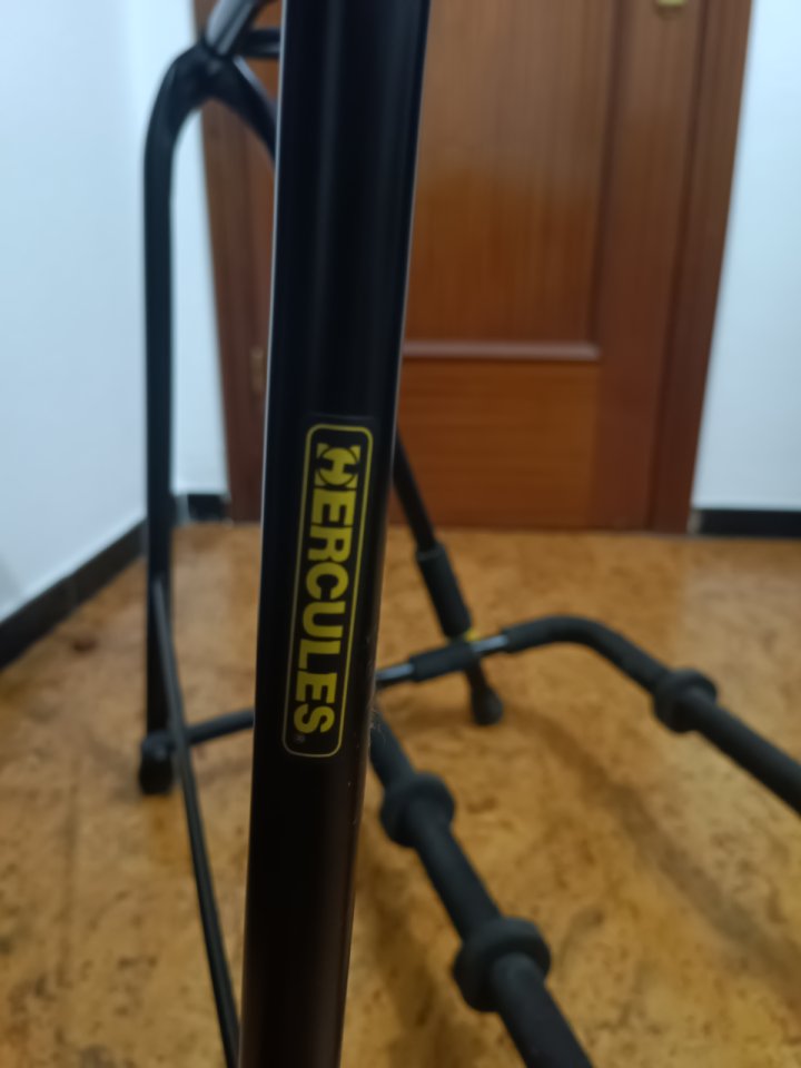 Soporte triple Hercules Stands HCGS-523B