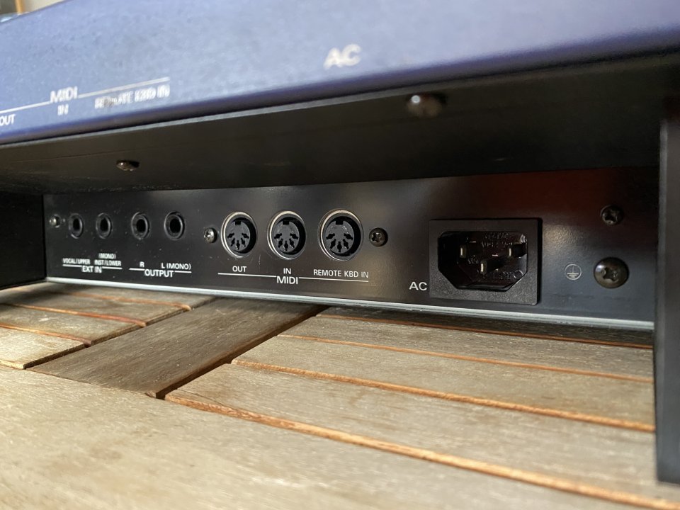 Roland JP 8080 como nuevo de segunda mano · Foto 3 de 4 · Madrid · 1800 €