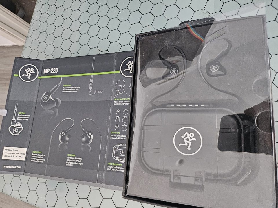 In-Ear Mackie MP-220