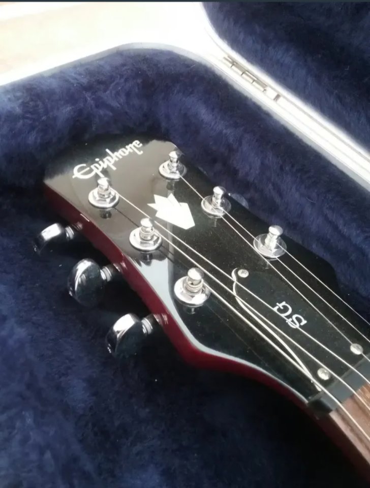 Epiphone SG 400 Coreana de segunda mano · Foto 6 de 8 · Sevilla · 400 €