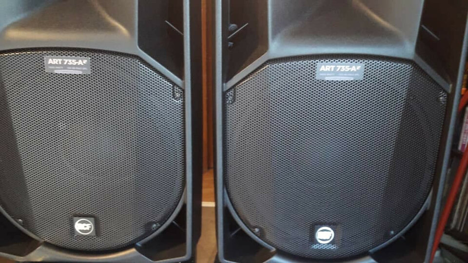 Se vende pareja de Rcf mkv 735A MKV + fundas de transporte