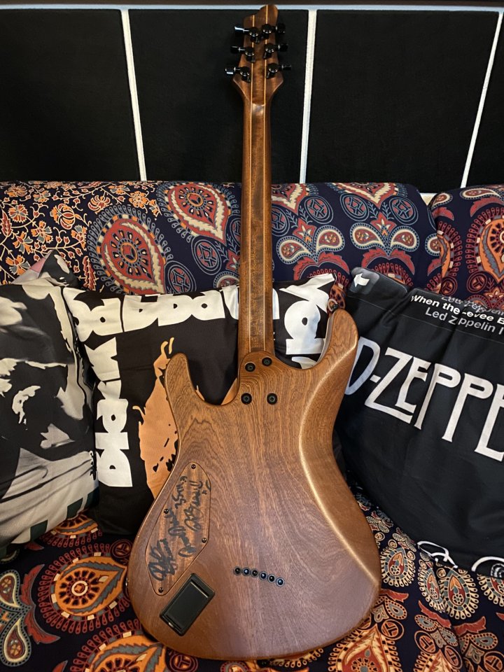 Mayones Setius Gothic 6 + Estuche de segunda mano · Foto 3 de 6 · Madrid · 1850 €