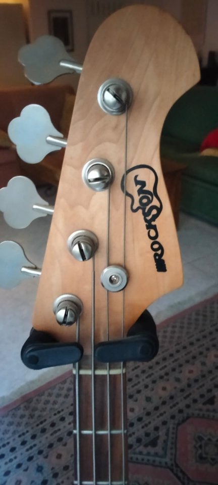 Conjunto Bajo y Ampli de segunda mano · Foto 3 de 7 · Madrid · 120 €
