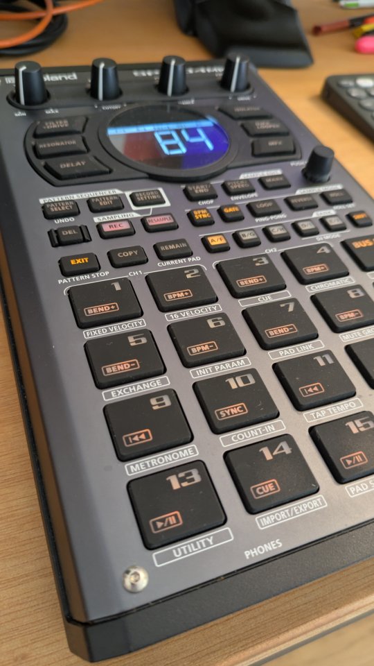 Roland SP-404MKII de segunda mano · Foto 4 de 7 · Barcelona · 410 €