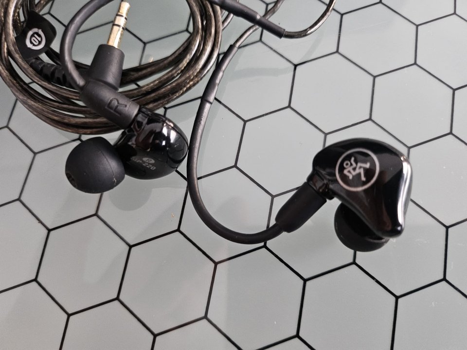 In-Ear Mackie MP-220