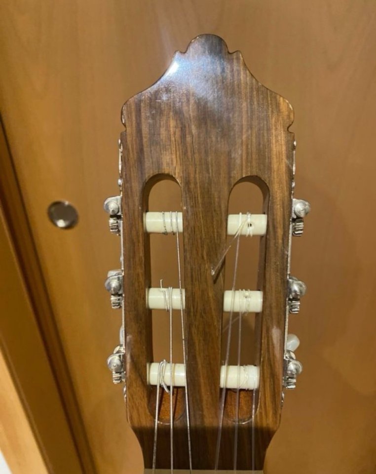 Guitarra Azahar Nogal 107 de segunda mano · Foto 2 de 6 · Barcelona · 180 €