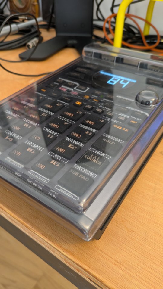 Roland SP-404MKII de segunda mano · Foto 5 de 7 · Barcelona · 410 €