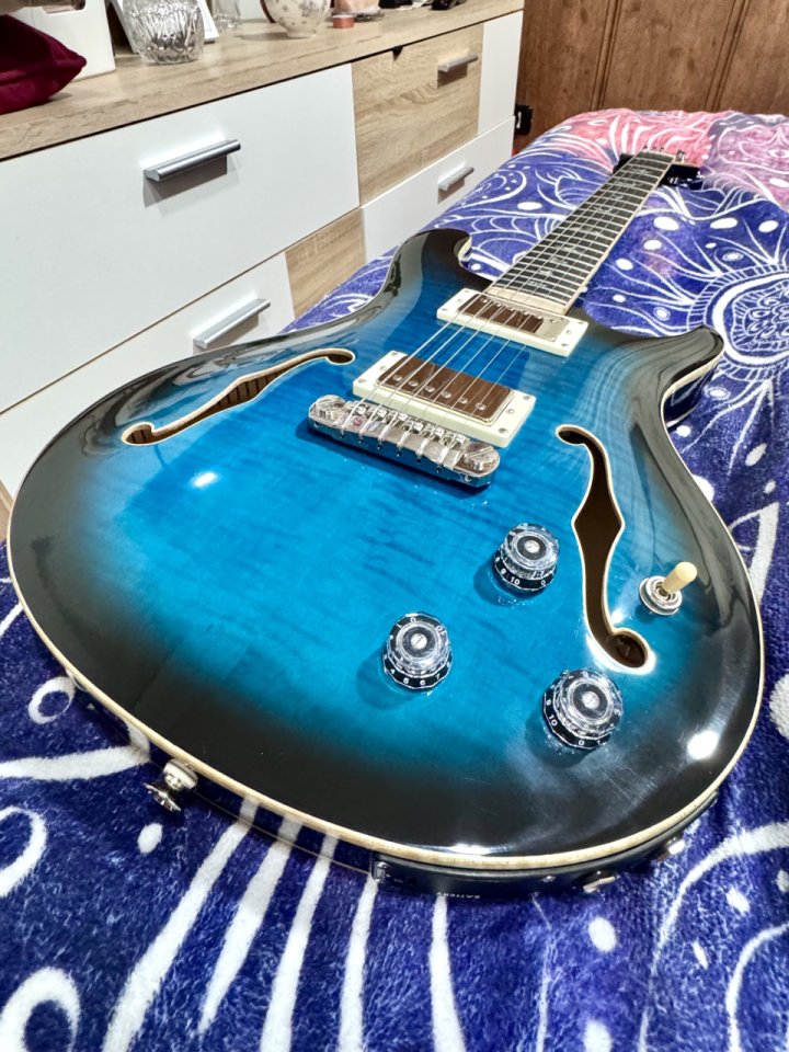 PRS SE Hollowbody II Piezo