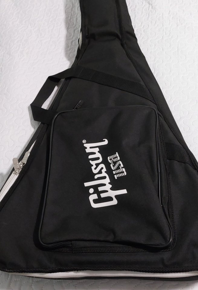 Gibson Flying V faded negra. Modelo 3 pastillas