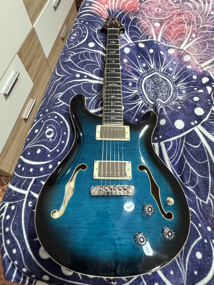 PRS SE Hollowbody II Piezo