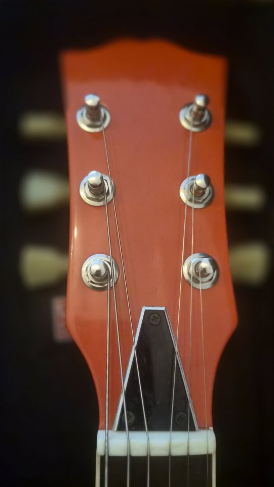 Vendo Expectacular Guitar de Luthier Tipo Gibson de Semicaja de segunda mano · Foto 6 de 10 · Castellón · 795 €