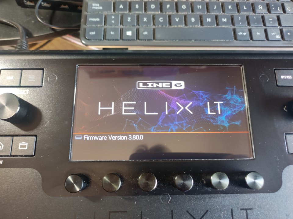 Line6 Helix LT + Mochila de transporte de segunda mano · Foto 2 de 6 · Barcelona · 600 €