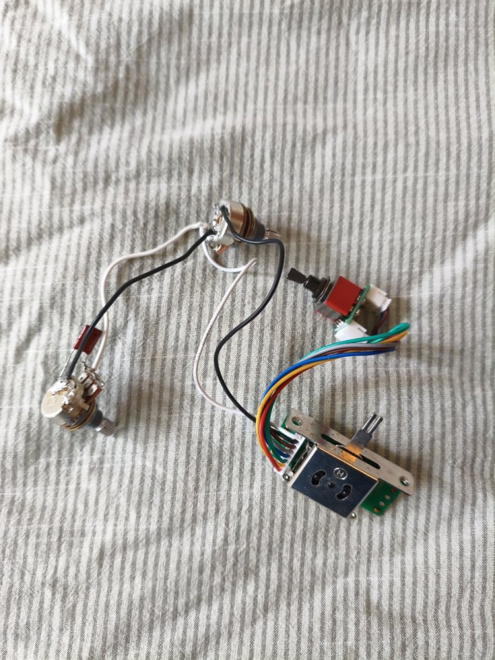 Ibanez Q58 set, selector y dyna switch